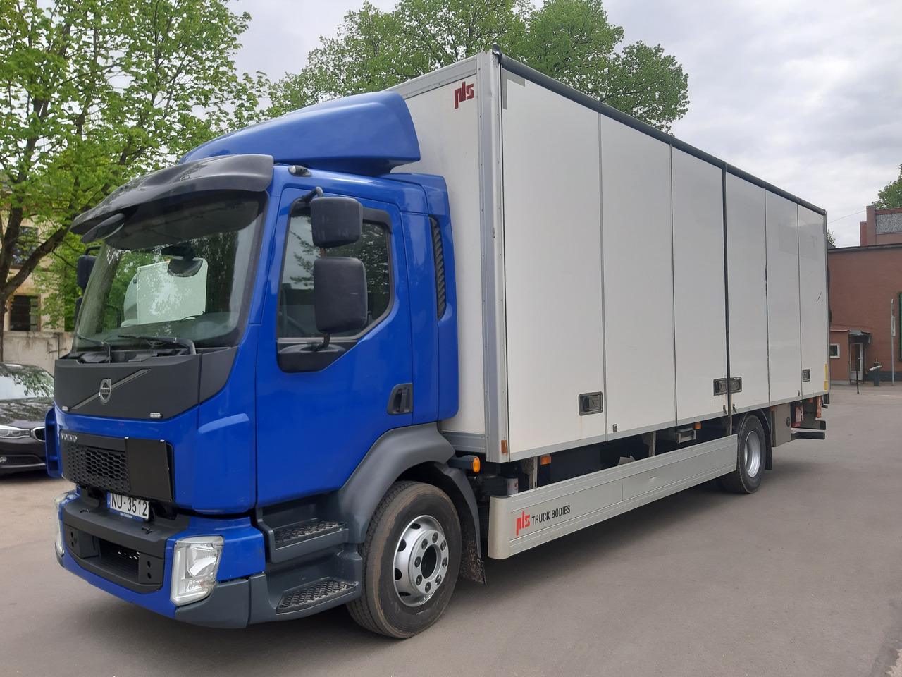 VOLVO FL - Box truck: picture 1 VOLVO FL - Box truck: picture 1