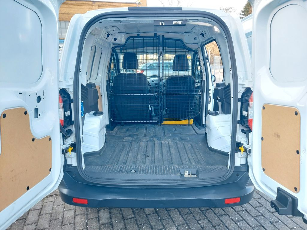 Lease a Ford Transit Courier Trend Klima Hundefänger  Ford Transit Courier Trend Klima Hundefänger: picture 6