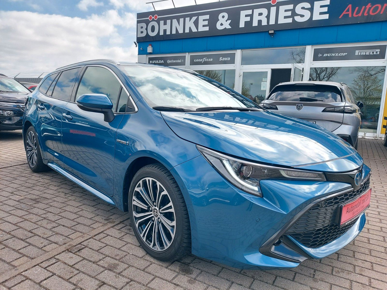Toyota Corolla Touring Sports Hybrid Lounge Assist DAB - Car: picture 1 Toyota Corolla Touring Sports Hybrid Lounge Assist DAB - Car: picture 1