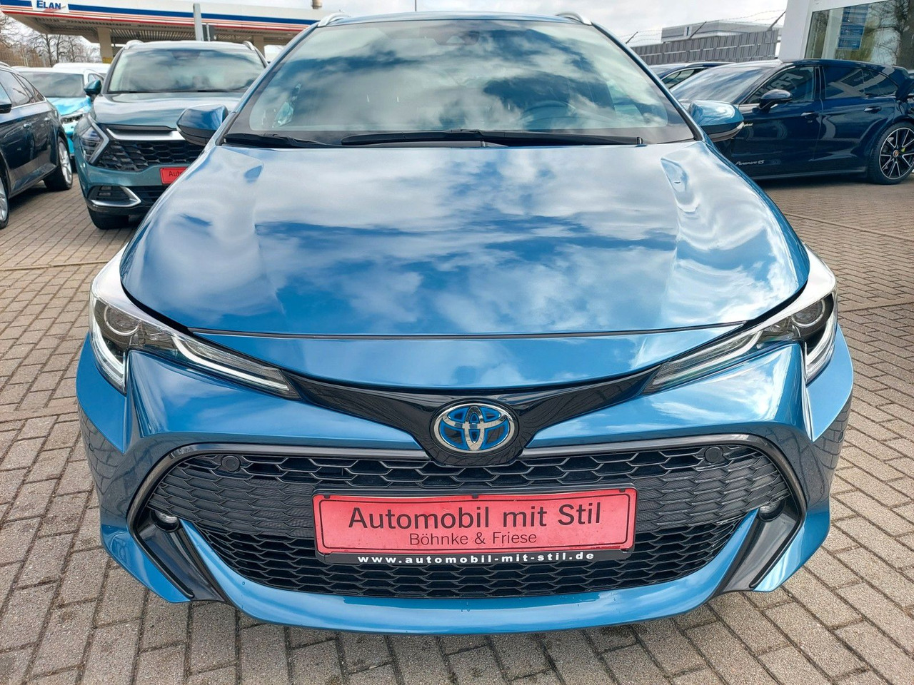 Toyota Corolla Touring Sports Hybrid Lounge Assist DAB - Car: picture 2 Toyota Corolla Touring Sports Hybrid Lounge Assist DAB - Car: picture 2