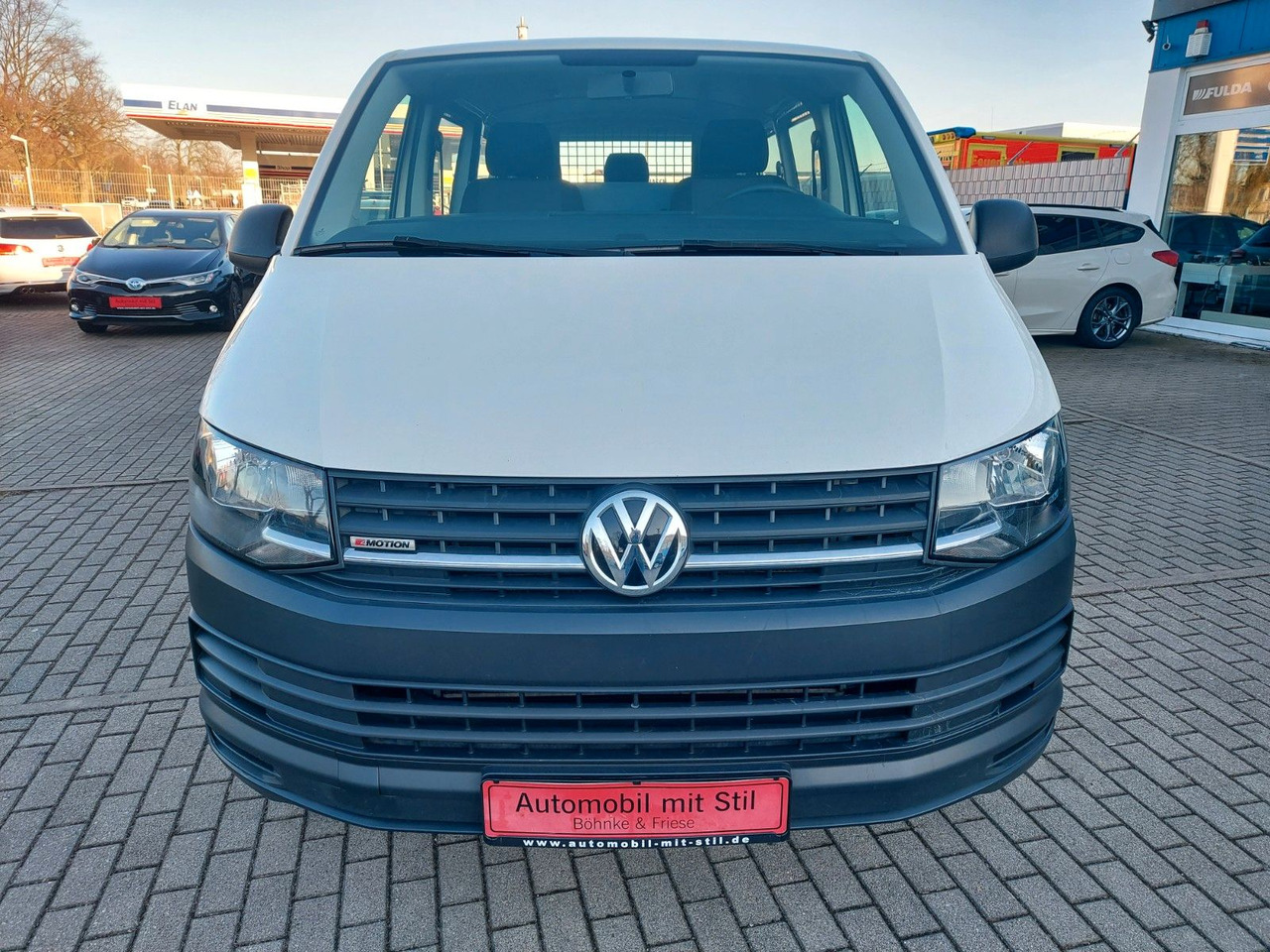 Volkswagen T6 Kombi 4Motion 9 Sitzer KLIMA PDC AHK UVW. Volkswagen T6 Kombi 4Motion 9 Sitzer KLIMA PDC AHK UVW. - Minibus, Passenger van: picture 4 Volkswagen T6 Kombi 4Motion 9 Sitzer KLIMA PDC AHK UVW. Volkswagen T6 Kombi 4Motion 9 Sitzer KLIMA PDC AHK UVW. - Minibus, Passenger van: picture 4