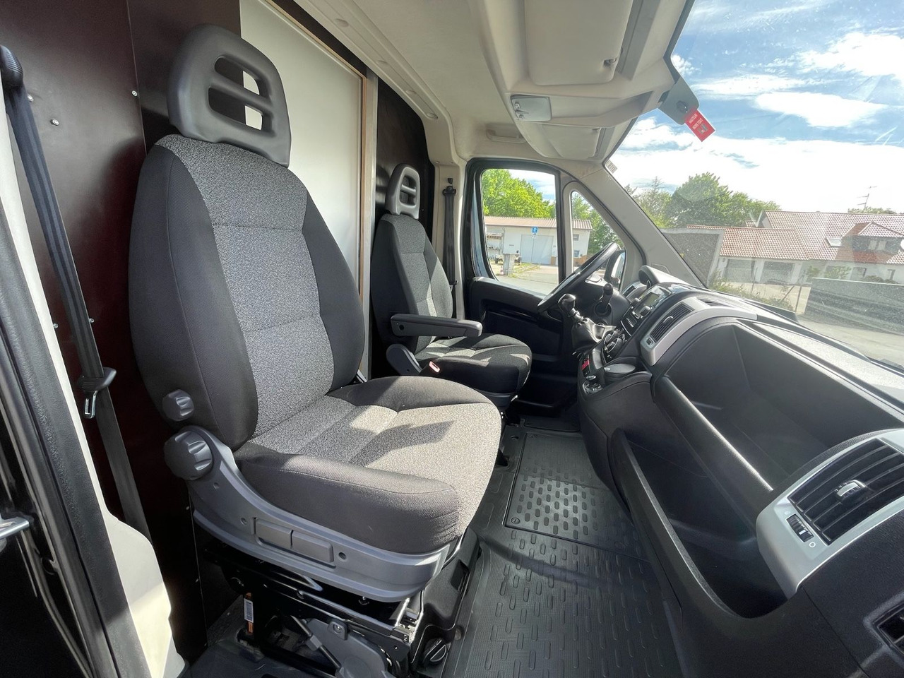 Small van Fiat Ducato 33 140 L2H2 Kastenwagen/AC/EU6c: picture 9
