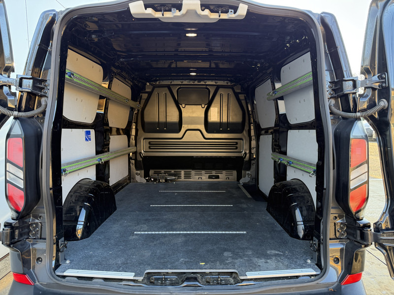 Small van Ford Transit Custom 320 2.0 TDCI 136PK **4 Jaar Fabrieksgarantie** L1H1 LED Climate Control Adaptieve Cruise Control Carplay Camera Stoelverwarming: picture 12 Small van Ford Transit Custom 320 2.0 TDCI 136PK **4 Jaar Fabrieksgarantie** L1H1 LED Climate Control Adaptieve Cruise Control Carplay Camera Stoelverwarming: picture 12
