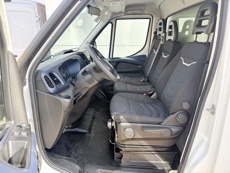 Iveco Daily 35C14 2.3 Automaat Airco Cruise Control Camera Meubelbak Foodtruck Camper XL - Box van: picture 5 Iveco Daily 35C14 2.3 Automaat Airco Cruise Control Camera Meubelbak Foodtruck Camper XL - Box van: picture 5