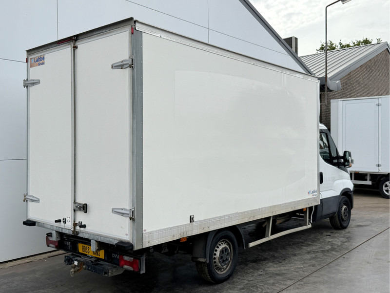 Iveco Daily 35S16 2.3 Bakwagen met achterdeur 3,5t Trekhaak Meubelbak Koffer Airco Cruise Control Camera - Box van: picture 3 Iveco Daily 35S16 2.3 Bakwagen met achterdeur 3,5t Trekhaak Meubelbak Koffer Airco Cruise Control Camera - Box van: picture 3