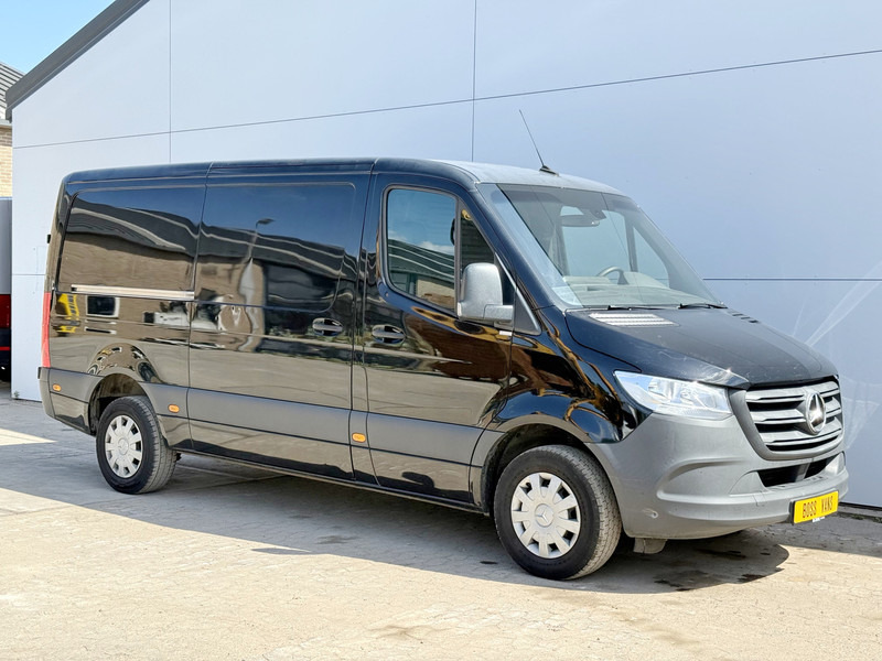 Mercedes-Benz Sprinter 316 CDI Automaat L2H1 Climate Control Cruise Control Camera Trekhaak 3.5 Ton Trekgewicht - Panel van: picture 4 Mercedes-Benz Sprinter 316 CDI Automaat L2H1 Climate Control Cruise Control Camera Trekhaak 3.5 Ton Trekgewicht - Panel van: picture 4