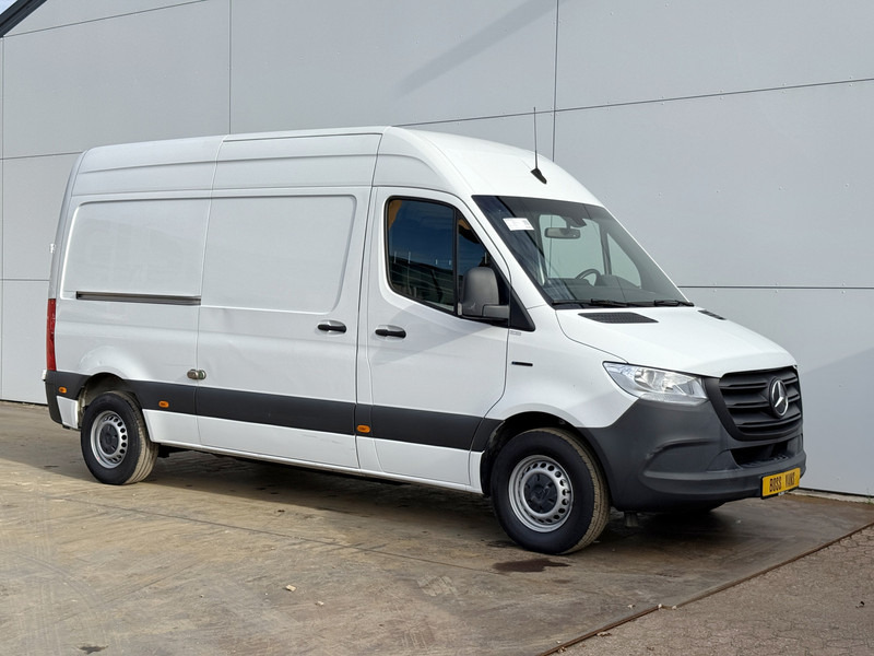 Mercedes-Benz eSprinter 312 55kWh ALL-IN PRIJS L2H2 55kWh 168km WLTP 80kw Snelladen Climate Control Camera Stoelverwarming - Panel van, Electric van: picture 4 Mercedes-Benz eSprinter 312 55kWh ALL-IN PRIJS L2H2 55kWh 168km WLTP 80kw Snelladen Climate Control Camera Stoelverwarming - Panel van, Electric van: picture 4