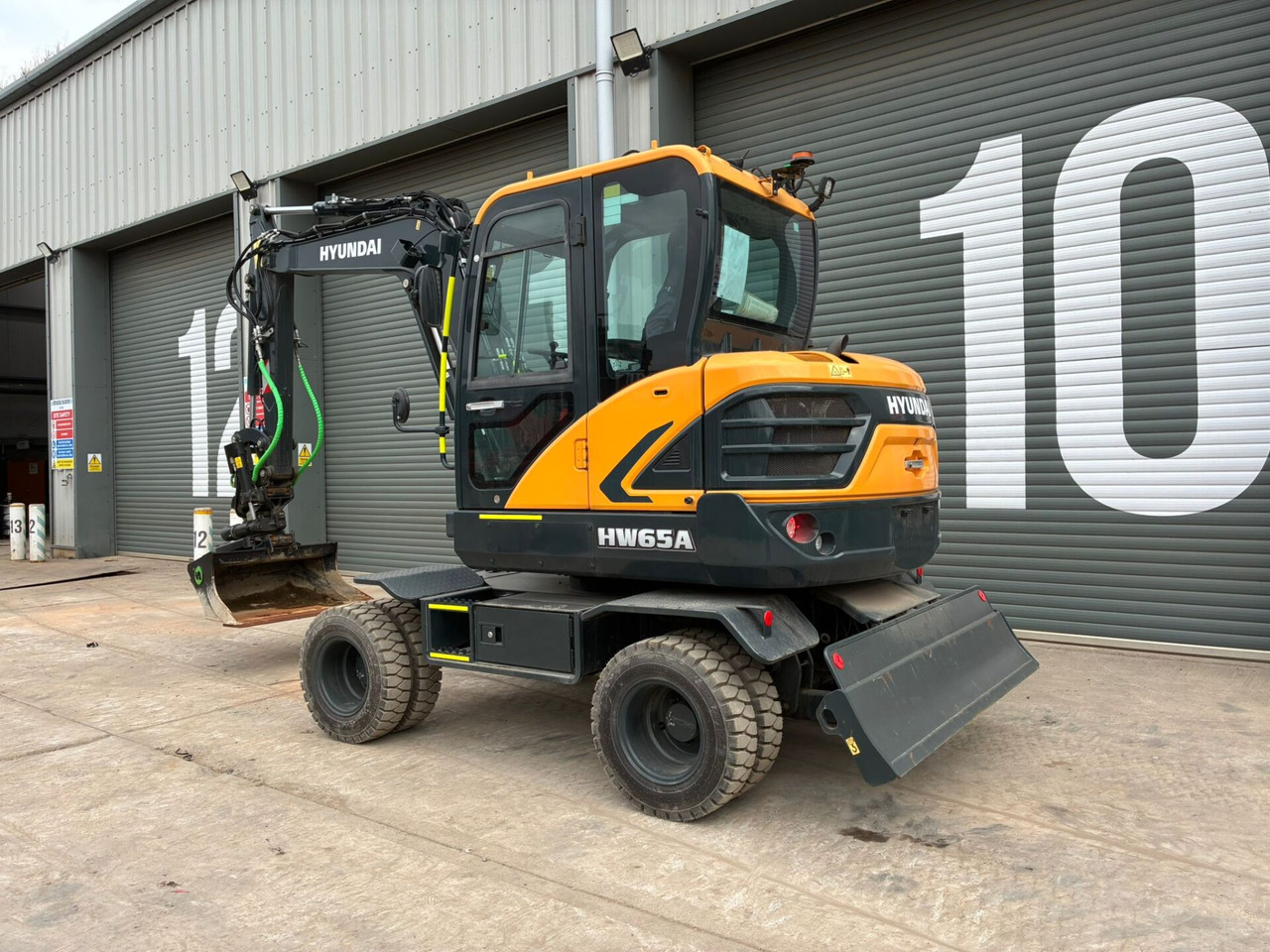 Hyundai HW65AH Ex Demo - Wheel excavator: picture 3 Hyundai HW65AH Ex Demo - Wheel excavator: picture 3