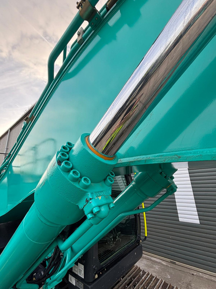 Crawler excavator Kobelco SK210LC-11: picture 12