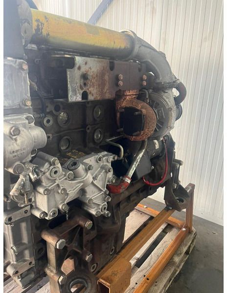Liebherr A904 Li/A904C Li/R904/R904C - Engine: picture 4 Liebherr A904 Li/A904C Li/R904/R904C - Engine: picture 4