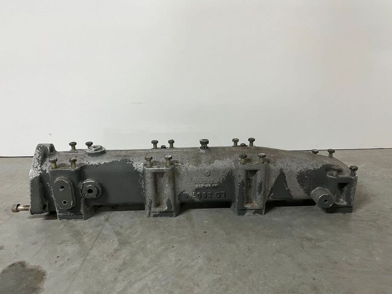 Liebherr A974 / P974 / R942 / R944 - Engine and parts: picture 2 Liebherr A974 / P974 / R942 / R944 - Engine and parts: picture 2