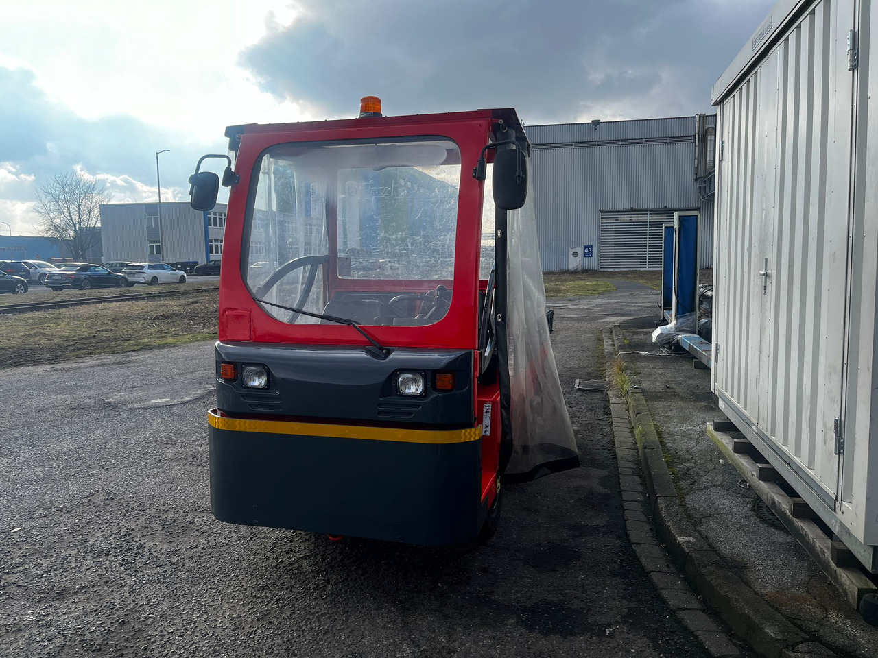 LINDE W12 - Tow tractor: picture 2 LINDE W12 - Tow tractor: picture 2