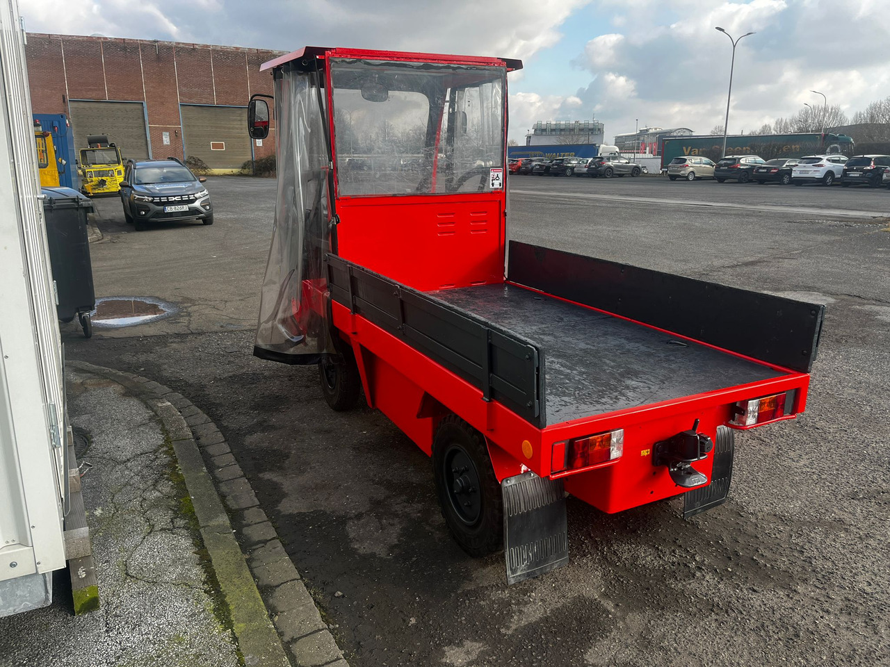 LINDE W12 - Tow tractor: picture 5 LINDE W12 - Tow tractor: picture 5