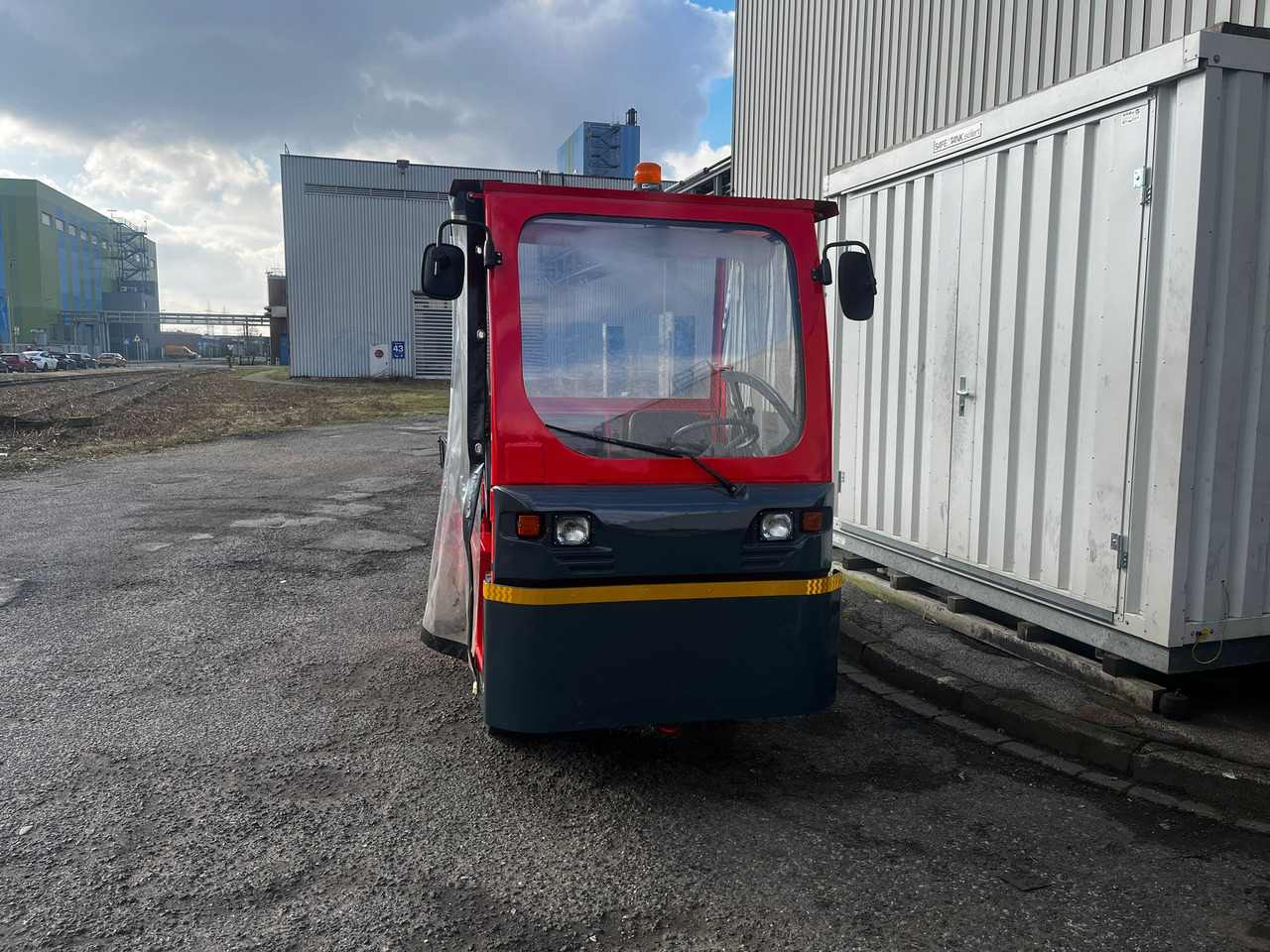 LINDE W12 - Tow tractor: picture 4 LINDE W12 - Tow tractor: picture 4