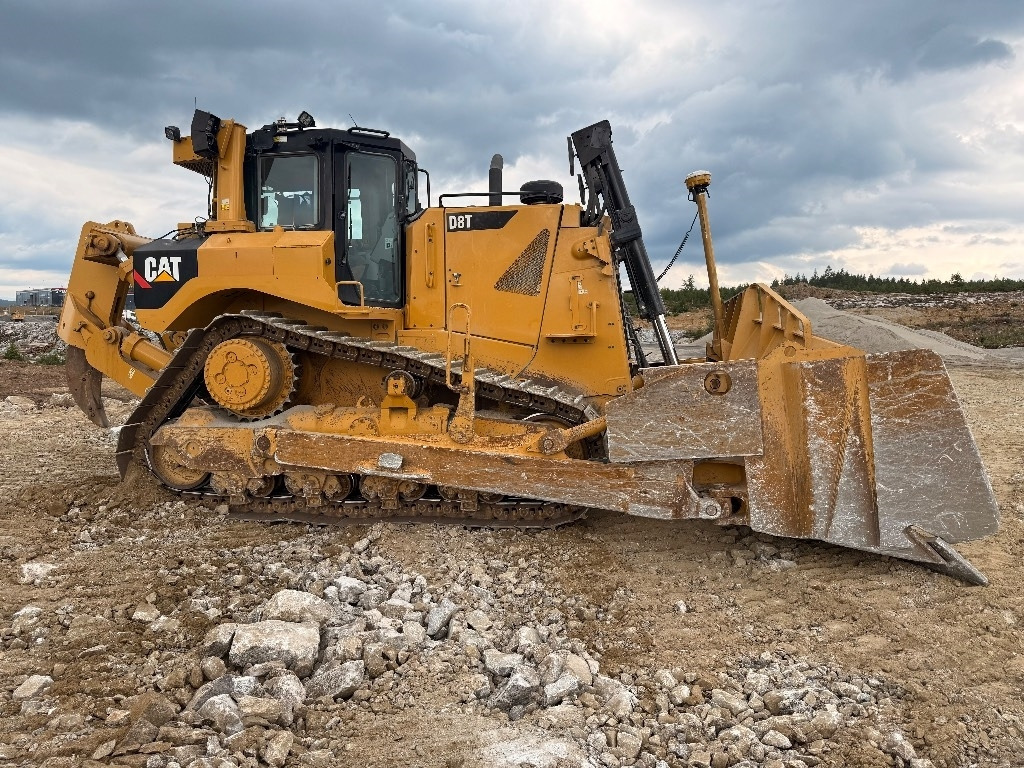 CAT D 8 T  - Bulldozer: picture 1 CAT D 8 T  - Bulldozer: picture 1