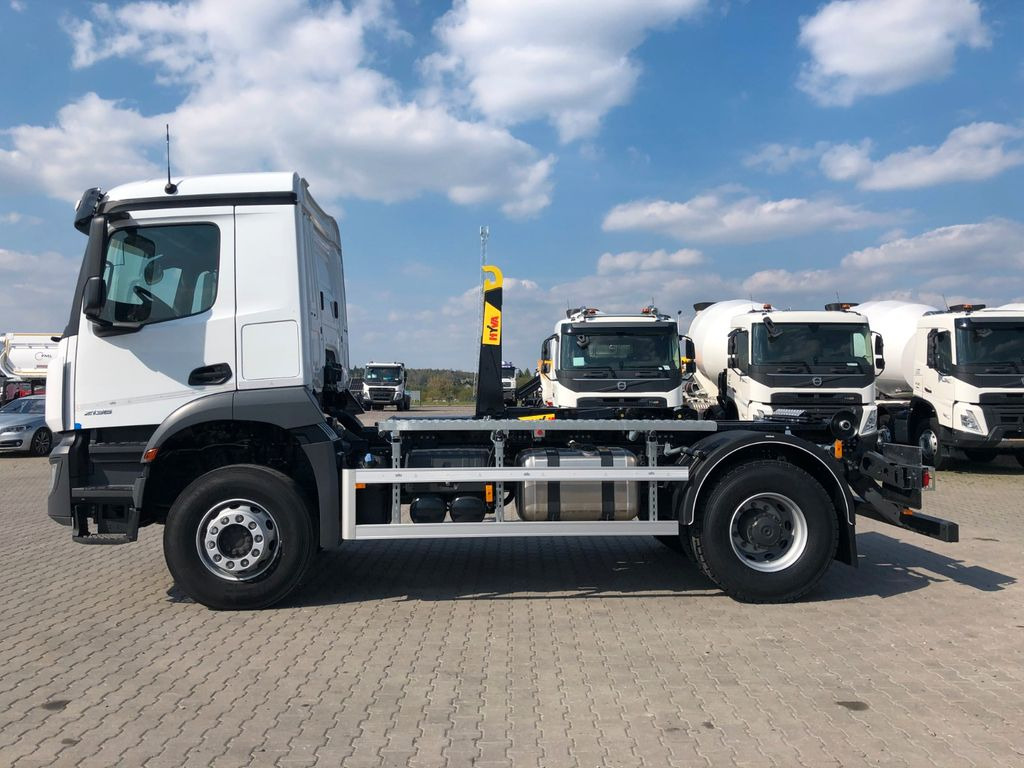 Mercedes-Benz AROCS 2136 Abrollkipper HYVA HKS-12-37-S - Hook lift truck: picture 4 Mercedes-Benz AROCS 2136 Abrollkipper HYVA HKS-12-37-S - Hook lift truck: picture 4