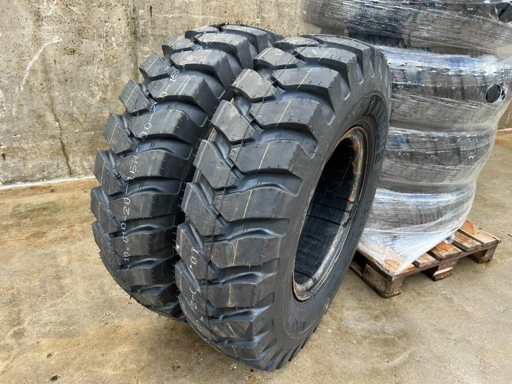 Kuhmo 1000 X 20 16PR tyres fitted on rim NEW  - Tire for Construction machinery: picture 2 Kuhmo 1000 X 20 16PR tyres fitted on rim NEW  - Tire for Construction machinery: picture 2