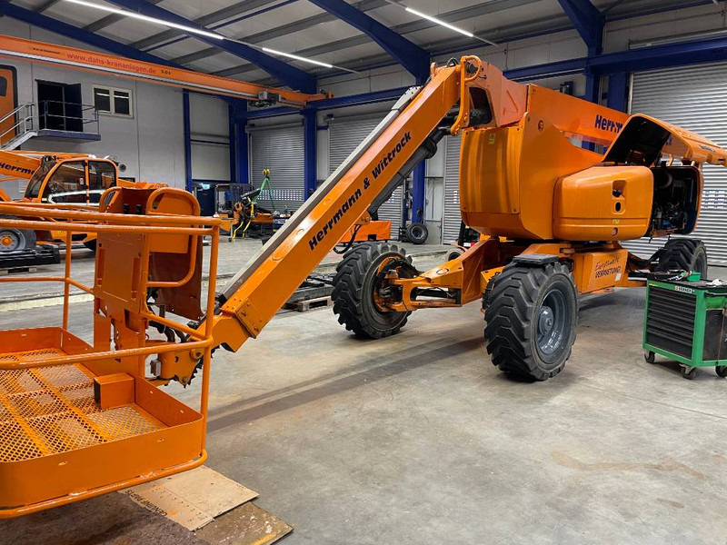 Genie Z 135/70 - Articulated boom: picture 2 Genie Z 135/70 - Articulated boom: picture 2