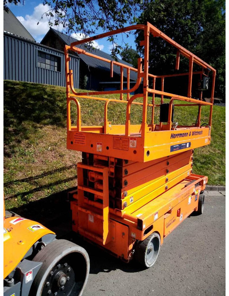 Haulotte Compact 14 - Scissor lift: picture 3 Haulotte Compact 14 - Scissor lift: picture 3