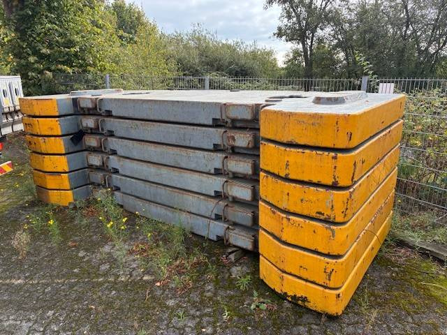 Liebherr Counterweight plates Liebherr LTM 1300/1 - Loader crane for Construction machinery: picture 1 Liebherr Counterweight plates Liebherr LTM 1300/1 - Loader crane for Construction machinery: picture 1