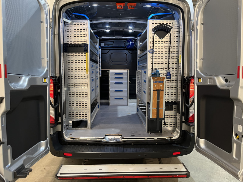 Ford Transit 350 2.0 TDCI L2H2 Trend 130 PK Automaat Servicebus / Sortimo Inrichting / Euro 6 / Airco / Cruise Control / Camera / 3-Zits / 83.500 KM !! - Panel van: picture 4 Ford Transit 350 2.0 TDCI L2H2 Trend 130 PK Automaat Servicebus / Sortimo Inrichting / Euro 6 / Airco / Cruise Control / Camera / 3-Zits / 83.500 KM !! - Panel van: picture 4