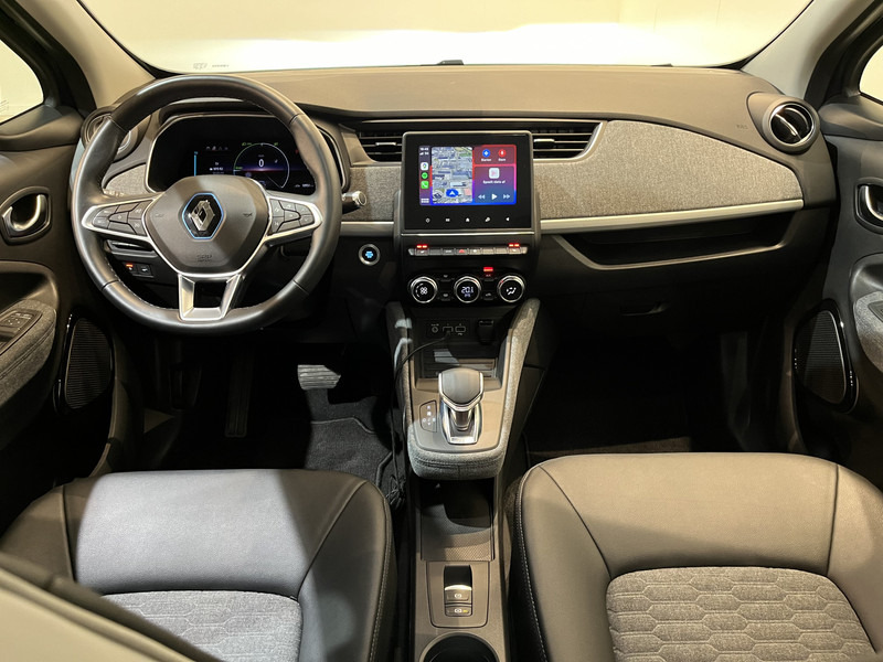 Renault ZOE R110 Experience 52 kWh (Huuraccu) / CarPlay / Camera / Airco / Cruise Control / LMV / Navigatie / 11.000 KM !! Prijs ex BTW € 11.500,- - Hatchback: picture 2 Renault ZOE R110 Experience 52 kWh (Huuraccu) / CarPlay / Camera / Airco / Cruise Control / LMV / Navigatie / 11.000 KM !! Prijs ex BTW € 11.500,- - Hatchback: picture 2