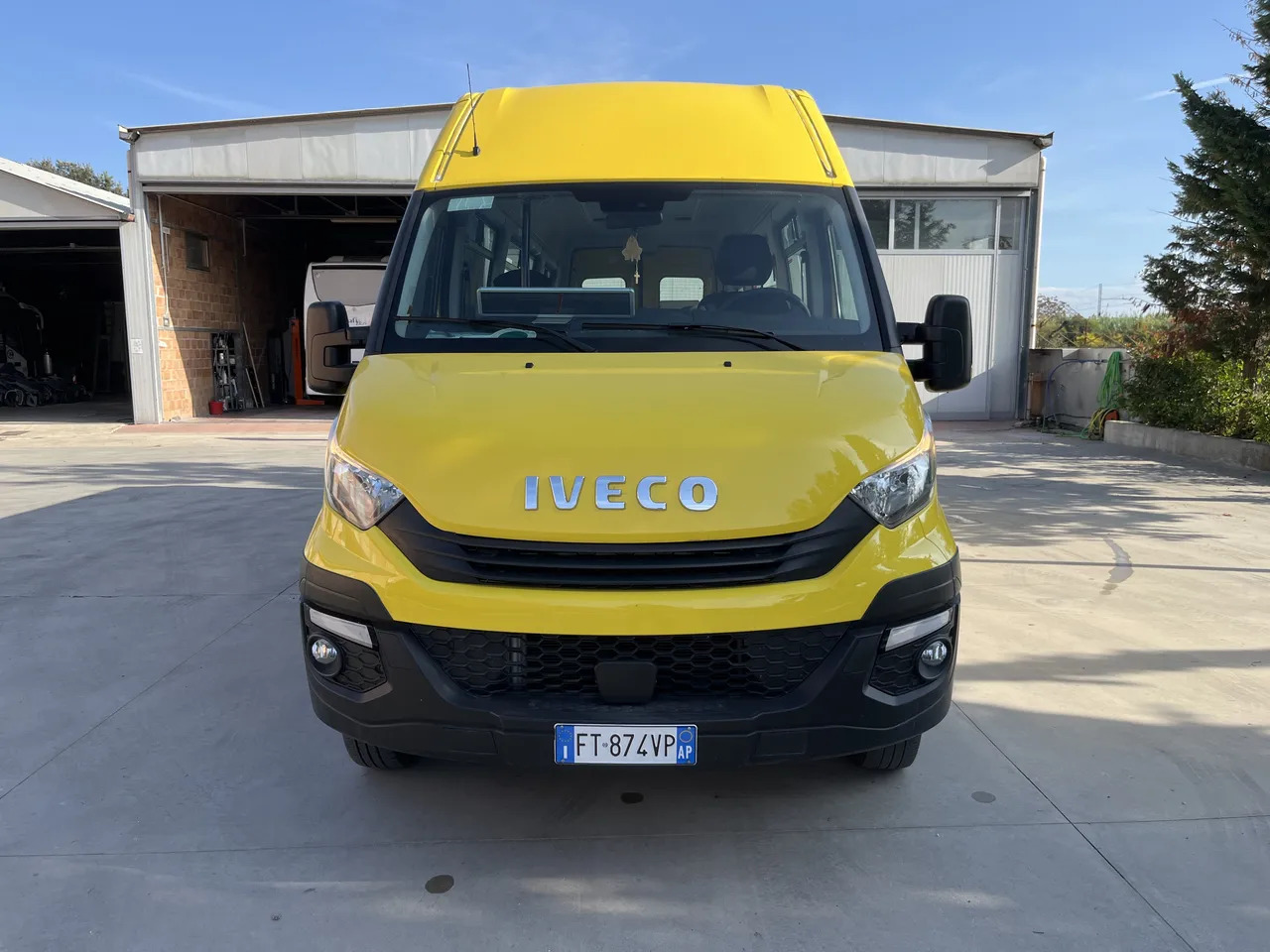 Iveco Daily - School bus: picture 2 Iveco Daily - School bus: picture 2