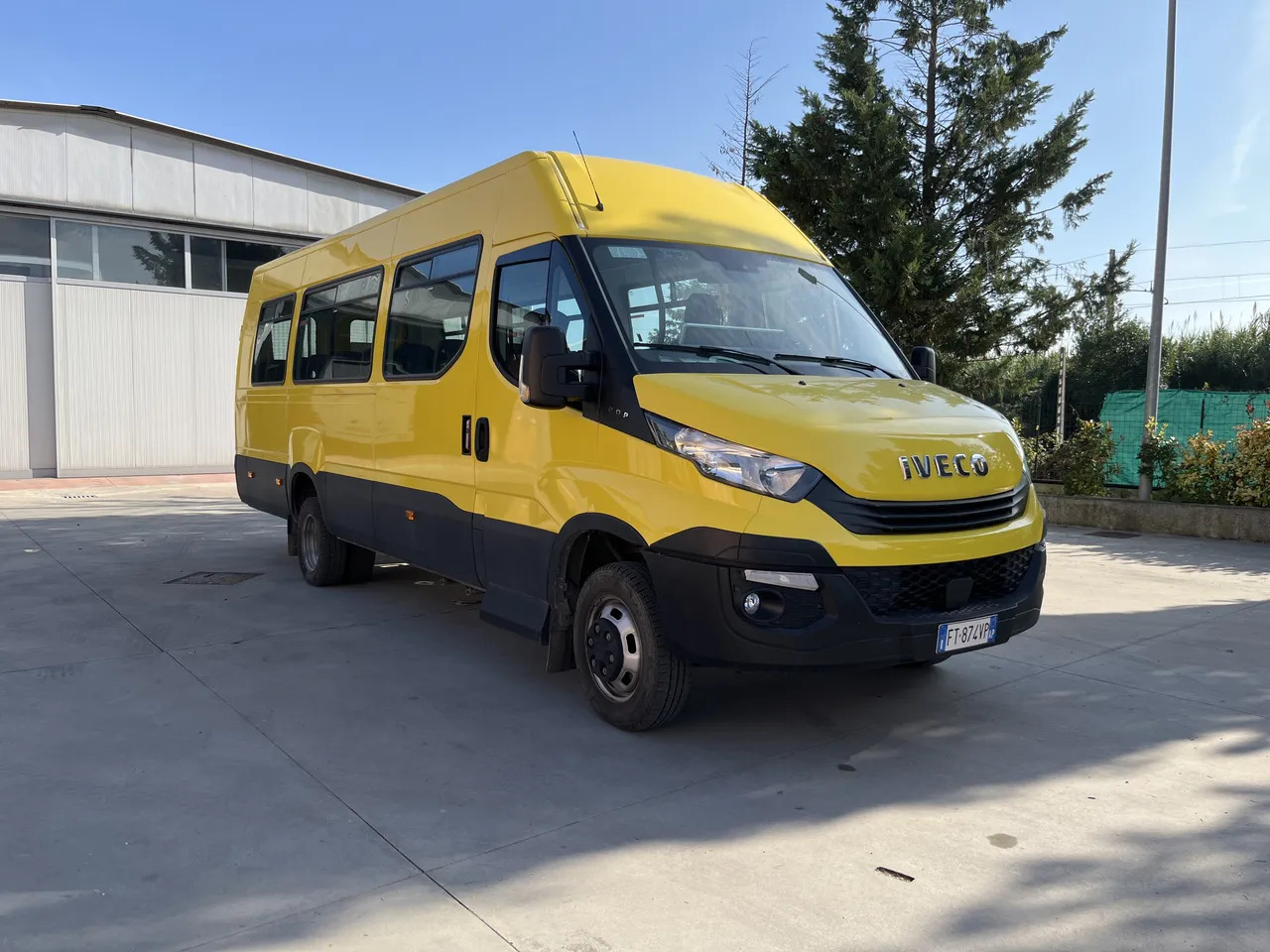 Iveco Daily - School bus: picture 1 Iveco Daily - School bus: picture 1