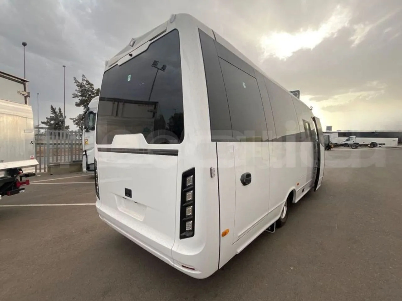 Lease a  Iveco Indcar Iveco Indcar: picture 10