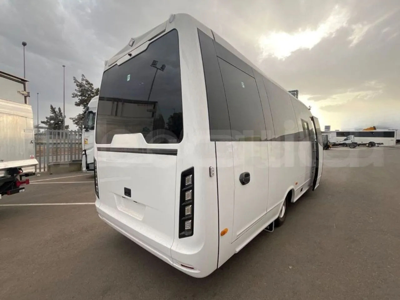 Lease a  Iveco Indcar Iveco Indcar: picture 9