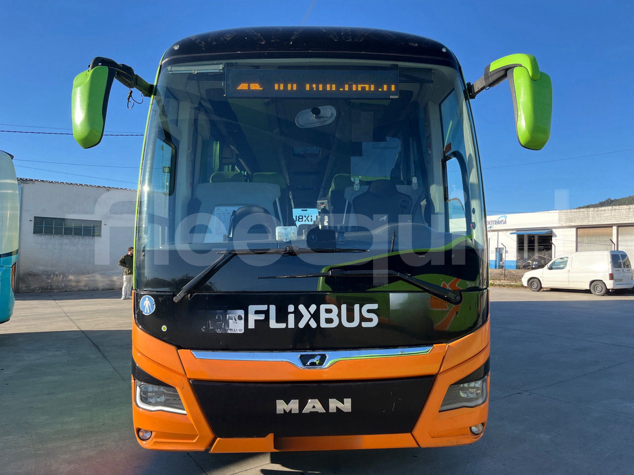 Man Lion's Coach - Coach: picture 2 Man Lion's Coach - Coach: picture 2