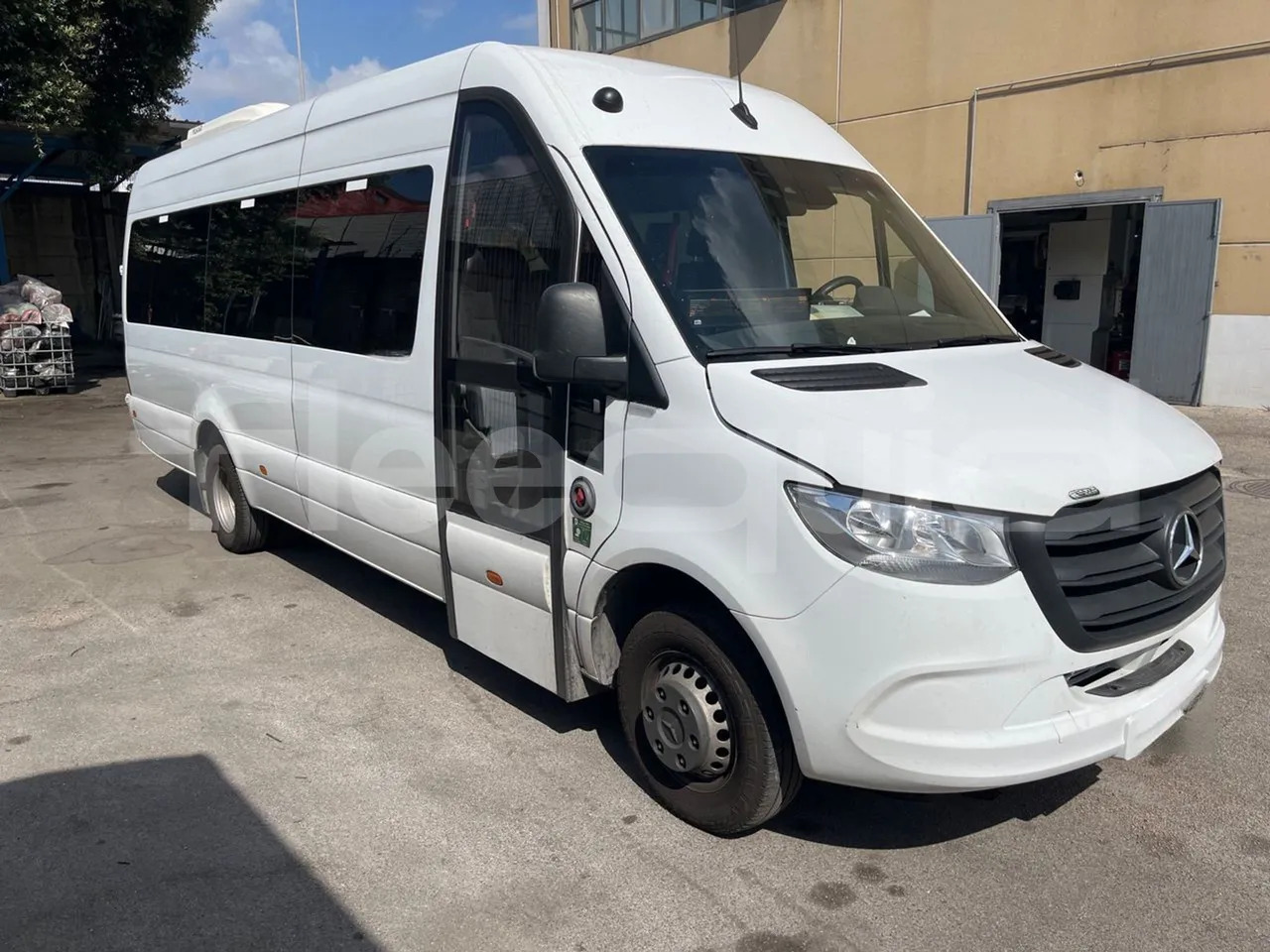 Mercedes-Benz Sprinter - Coach: picture 1 Mercedes-Benz Sprinter - Coach: picture 1