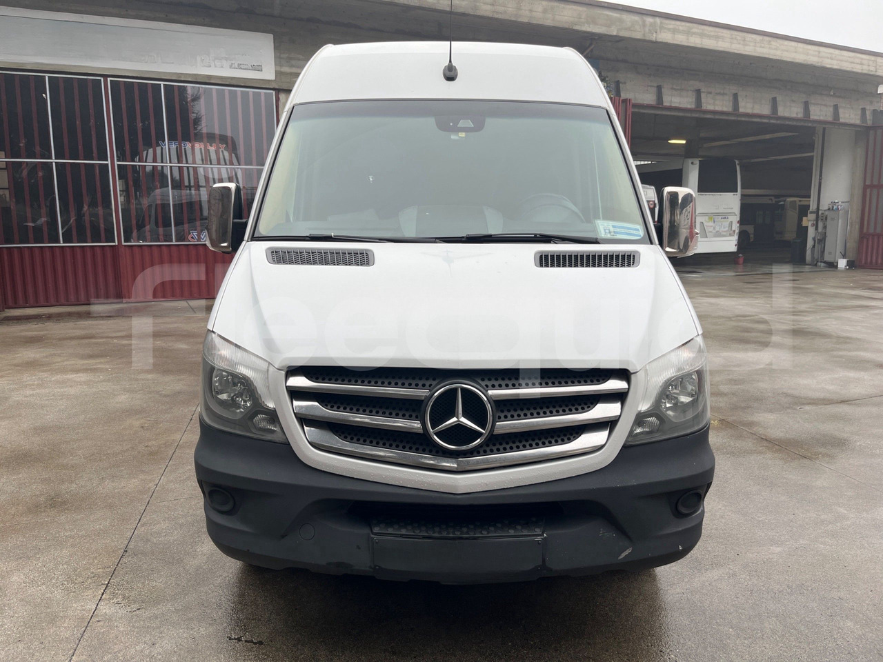 Mercedes-Benz Sprinter - Coach: picture 2 Mercedes-Benz Sprinter - Coach: picture 2