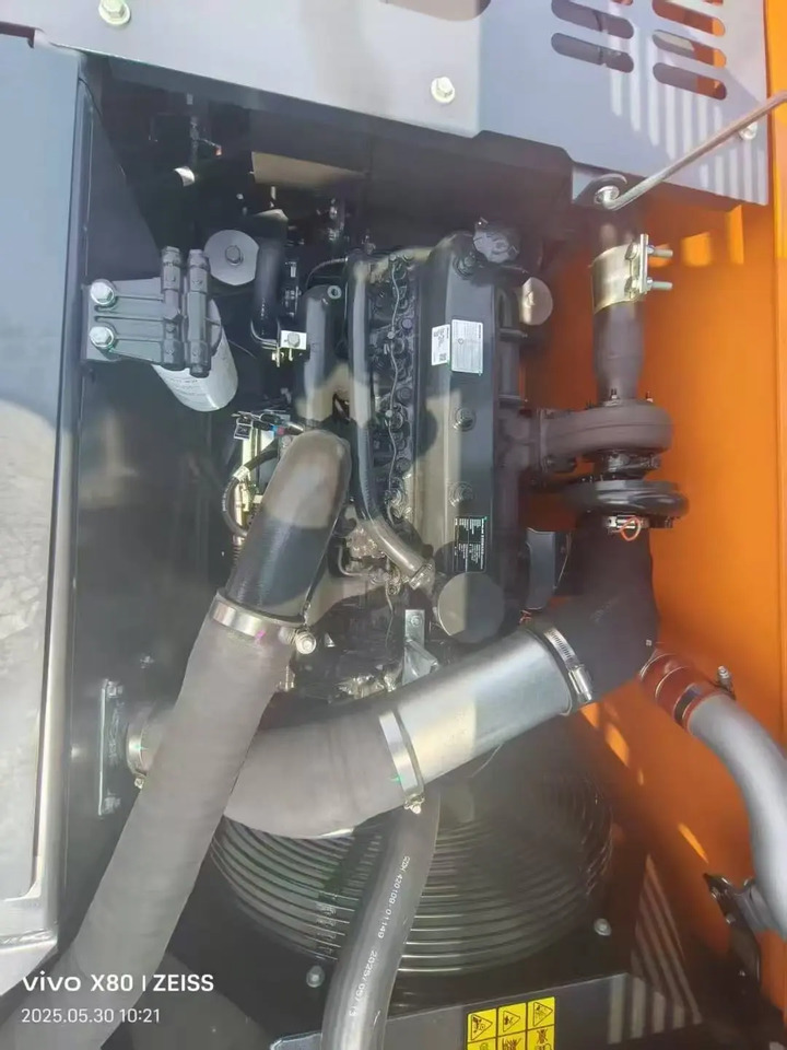 Develon DX220LCA-2M - Excavator: picture 5 Develon DX220LCA-2M - Excavator: picture 5