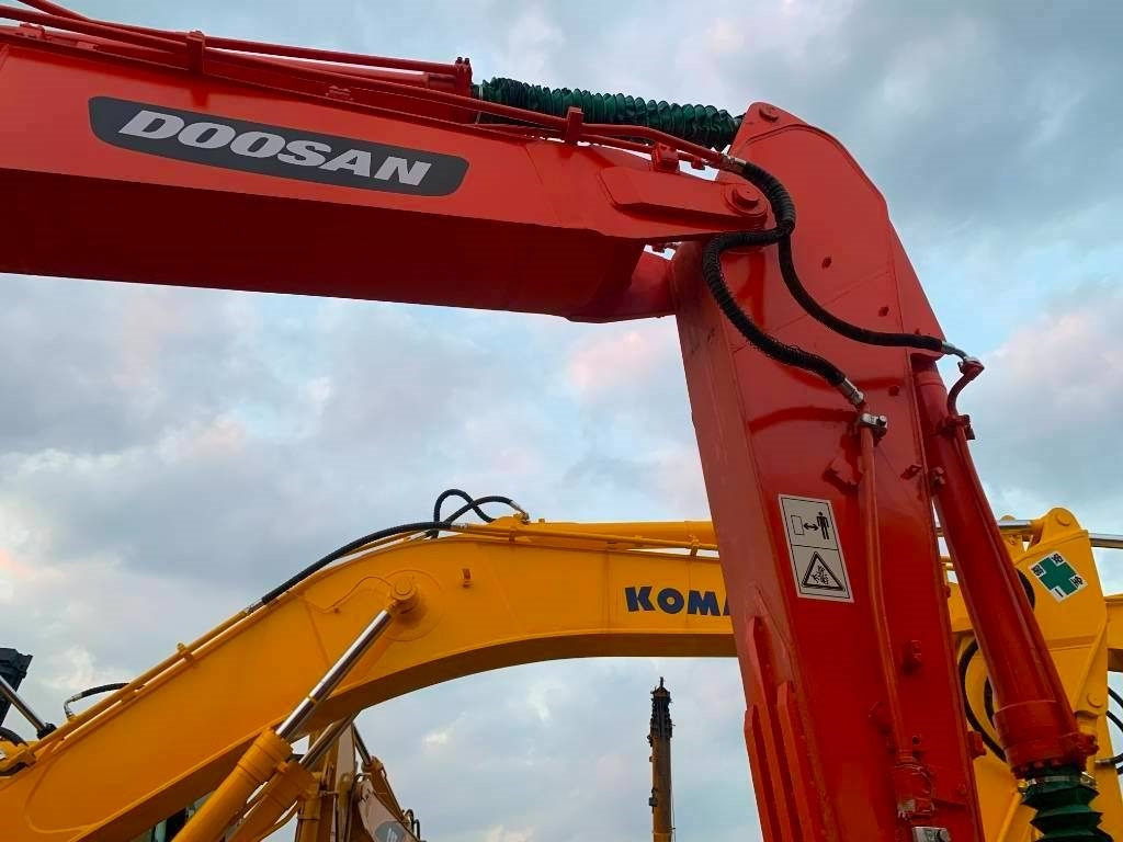 Doosan DX 225 LC - Crawler excavator: picture 3 Doosan DX 225 LC - Crawler excavator: picture 3