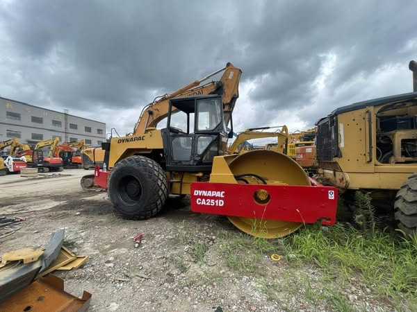 Dynapac Dynapac CA251D HASH(0x55b12a7716e8) - Road roller: picture 1 Dynapac Dynapac CA251D HASH(0x55b12a7716e8) - Road roller: picture 1