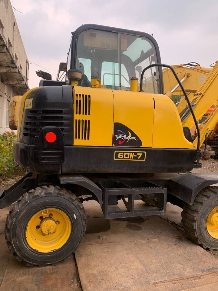 Hyundai Robex 60 W-7 - Wheel excavator: picture 3 Hyundai Robex 60 W-7 - Wheel excavator: picture 3