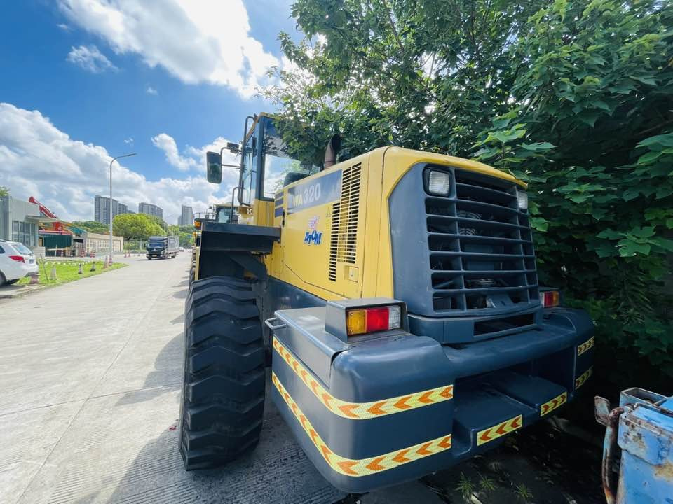 Wheel loader Komatsu WA320-8: picture 6