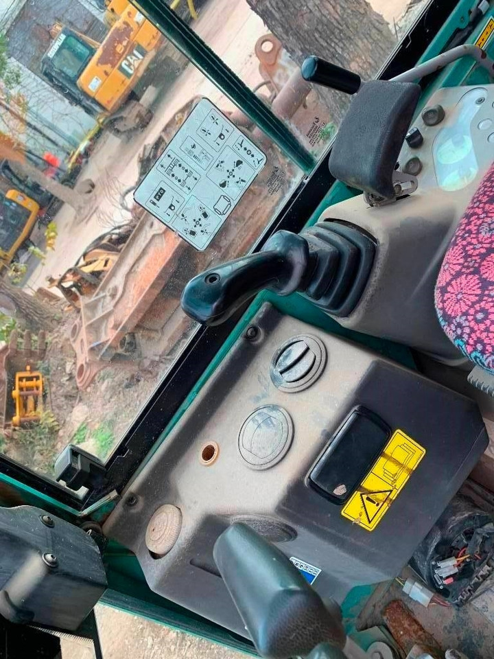 Lease a Yanmar SV 17 Yanmar SV 17: picture 11 Lease a Yanmar SV 17 Yanmar SV 17: picture 11