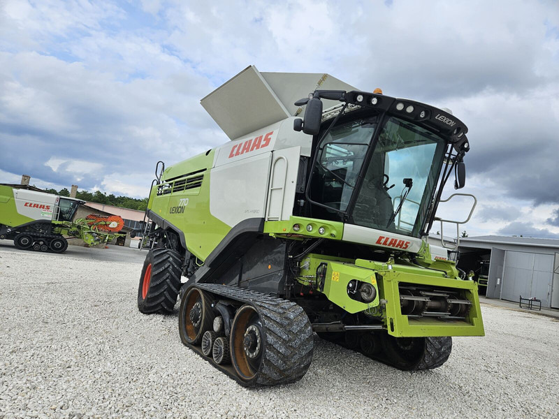 Claas Lexion 770tt - Combine harvester: picture 1 Claas Lexion 770tt - Combine harvester: picture 1