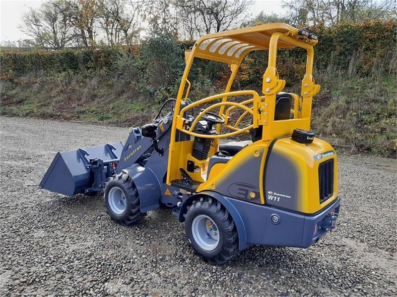 Eurotrac W11 - Compact loader: picture 3 Eurotrac W11 - Compact loader: picture 3