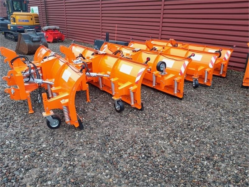 Inter-Tech - Snow plough for Agricultural machinery: picture 1 Inter-Tech - Snow plough for Agricultural machinery: picture 1