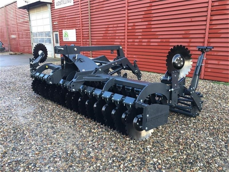 J-Maskiner IT-4000 med hydraulisk lift - Disc harrow: picture 2 J-Maskiner IT-4000 med hydraulisk lift - Disc harrow: picture 2