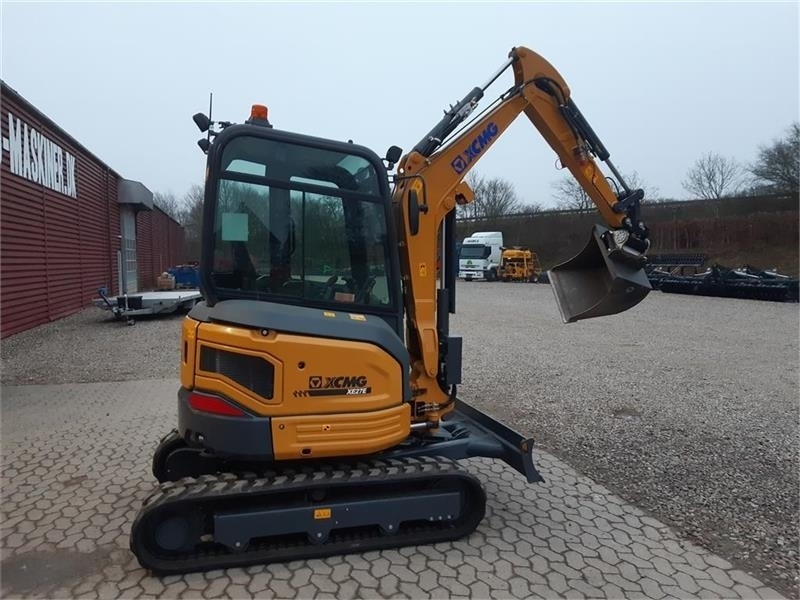 Mini excavator XCMG xe27e: picture 1