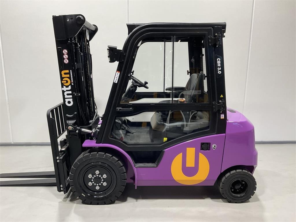 AntOn CBH 3.0 - Electric forklift: picture 3 AntOn CBH 3.0 - Electric forklift: picture 3