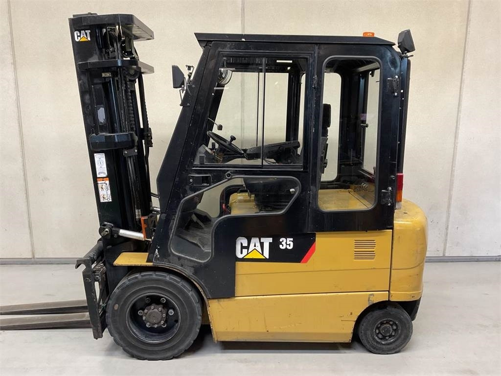 CAT EP15KRT - Electric forklift: picture 3 CAT EP15KRT - Electric forklift: picture 3