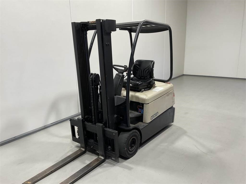 Crown SC3016-1,6 - Electric forklift: picture 4 Crown SC3016-1,6 - Electric forklift: picture 4