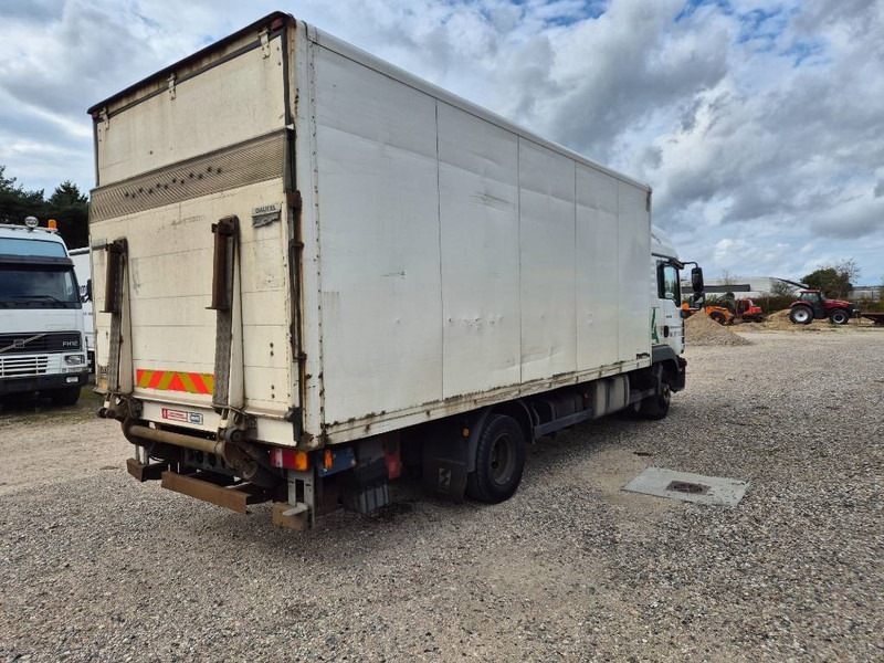 MAN TGL 10 / 12.180 4x2 with lift /ramp - Box truck: picture 4 MAN TGL 10 / 12.180 4x2 with lift /ramp - Box truck: picture 4