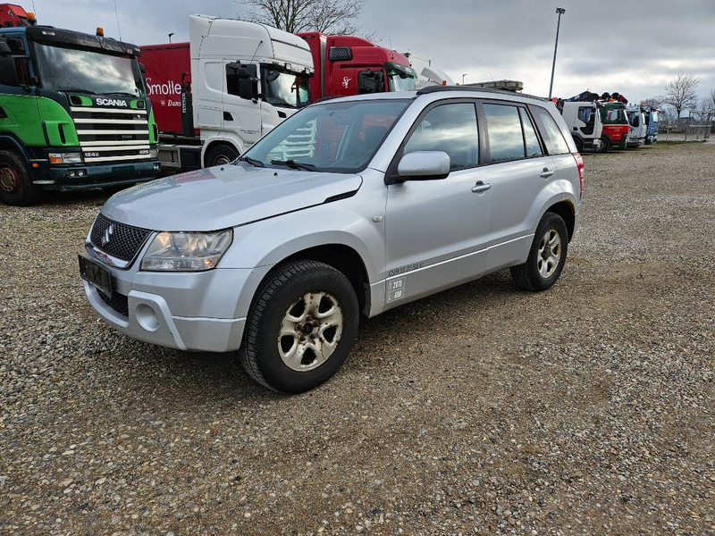 Suzuki Grand Vitara 2,0 GLX aut. Van 5d - Car: picture 1 Suzuki Grand Vitara 2,0 GLX aut. Van 5d - Car: picture 1