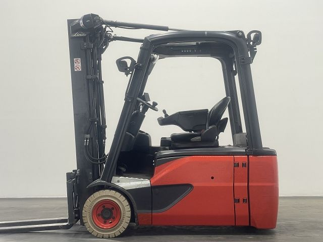 Linde E16L-02 - Electric forklift: picture 4 Linde E16L-02 - Electric forklift: picture 4
